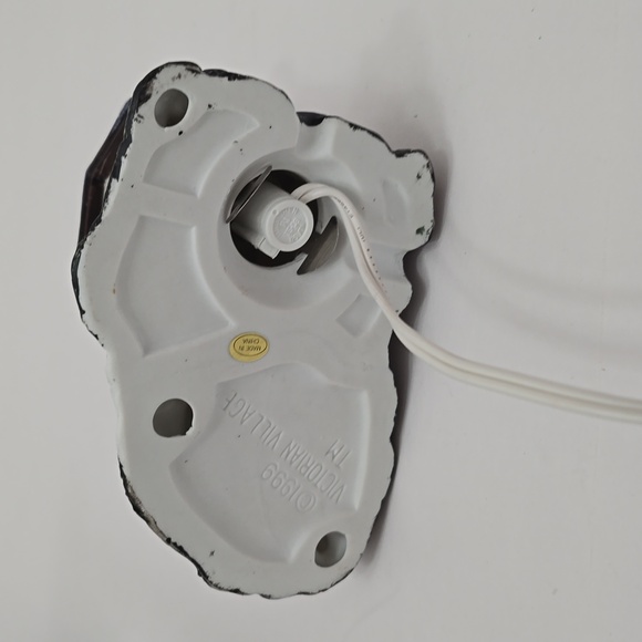 1999 Victorian Village Collectibles Lighted Barnacle Lighthouse Handpainted - Picture 9 of 13